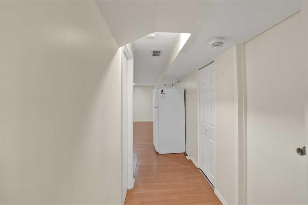 10315 8 Street Sw, Calgary, AB - Indoor Photo Showing Other Room