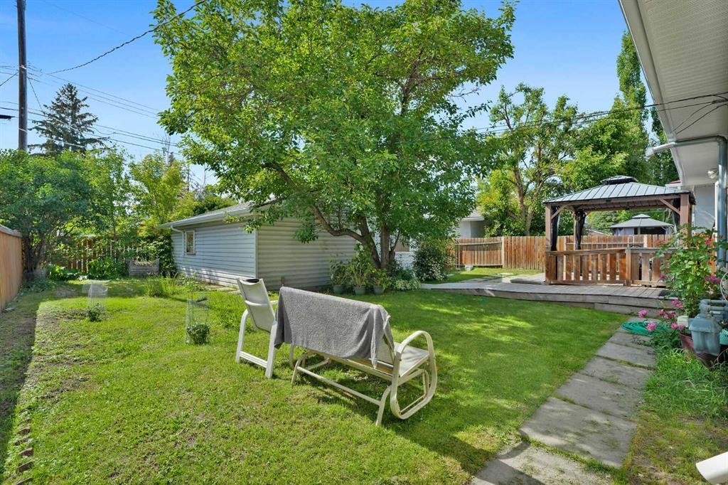 10315 8 Street Sw, Calgary, AB - Outdoor