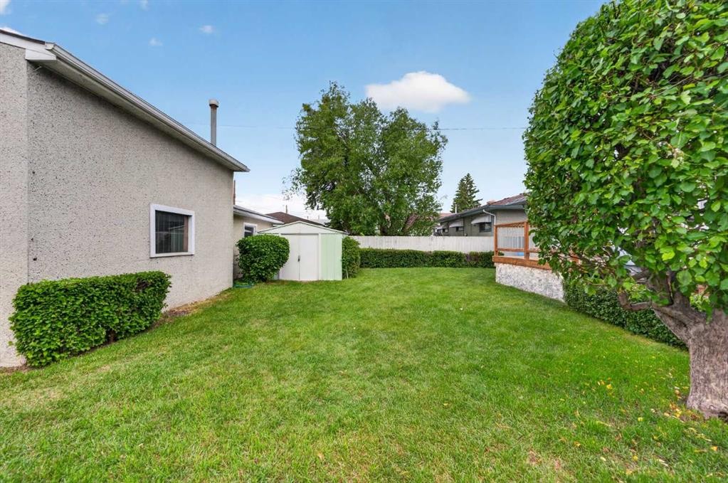 7435 25 Street Se, Calgary, AB