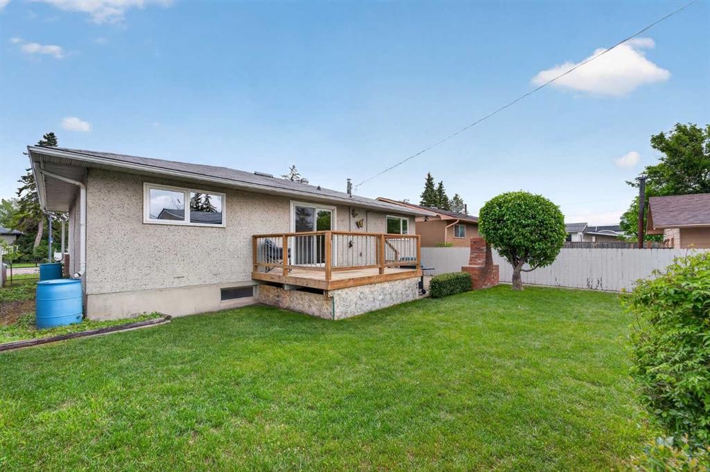 7435 25 Street Se, Calgary, AB