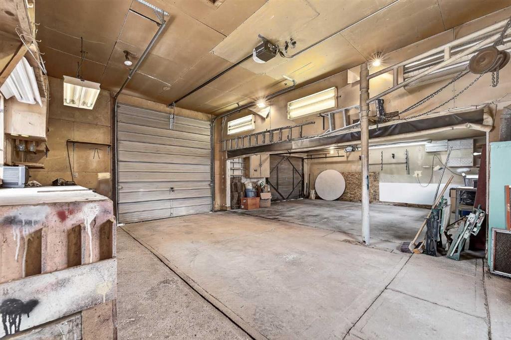 7435 25 Street Se, Calgary, AB