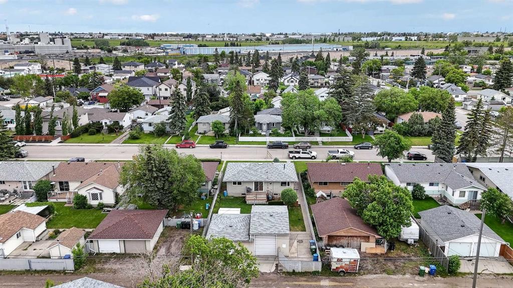 7435 25 Street Se, Calgary, AB