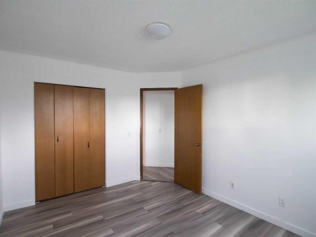 196 Fonda Drive Se, Calgary, AB - Indoor Photo Showing Other Room