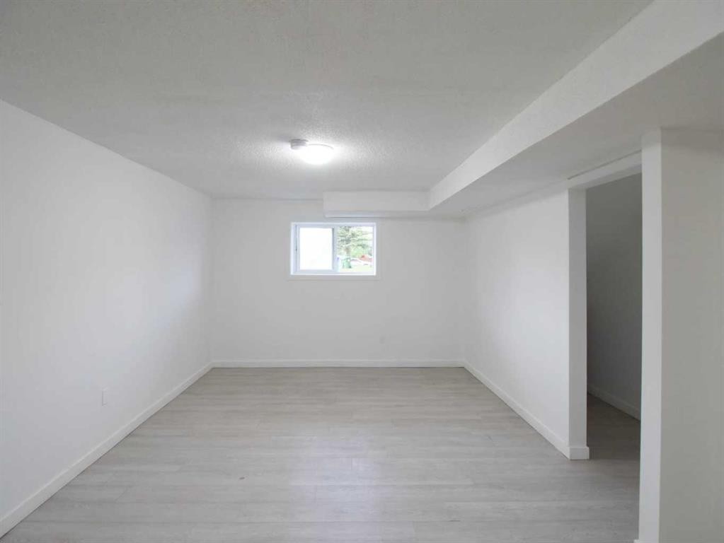196 Fonda Drive Se, Calgary, AB - Indoor Photo Showing Other Room