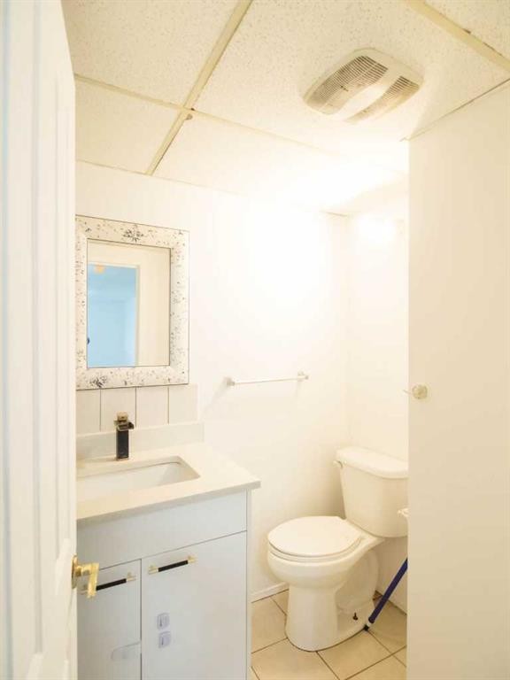 196 Fonda Drive Se, Calgary, AB - Indoor Photo Showing Bathroom