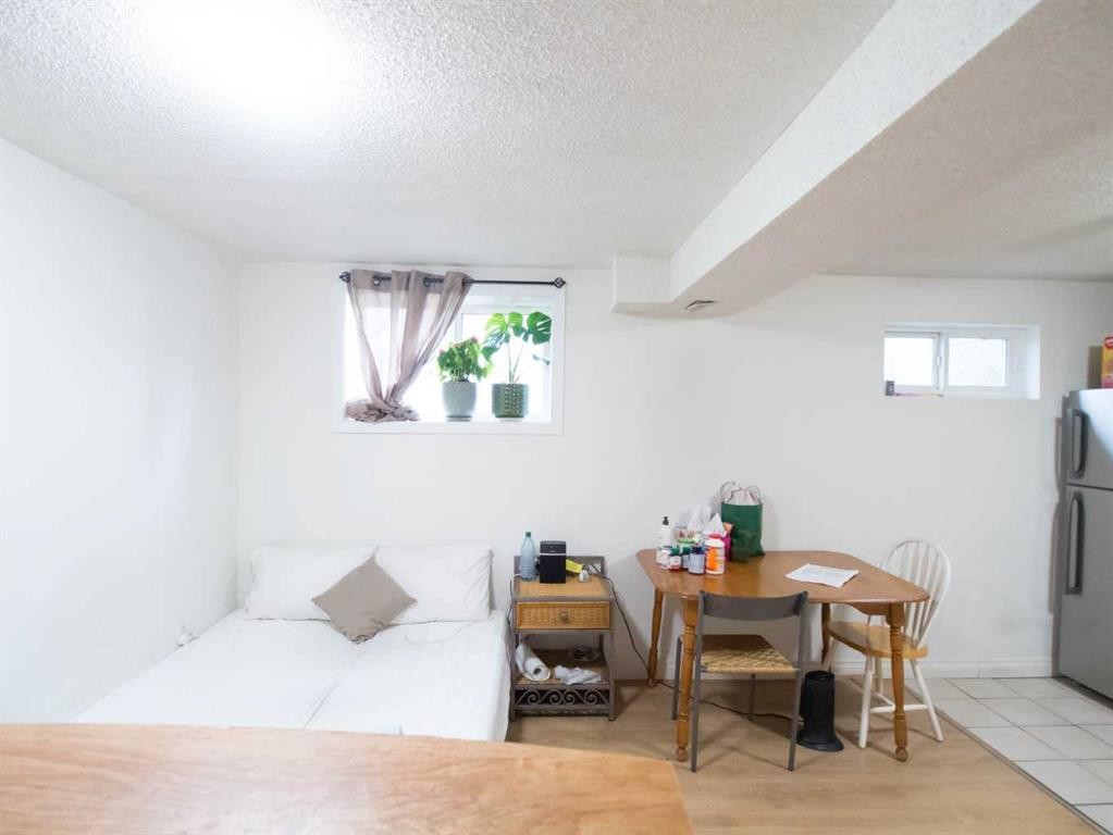 196 Fonda Drive Se, Calgary, AB - Indoor Photo Showing Dining Room