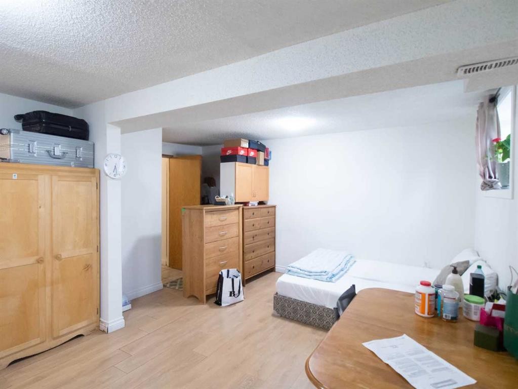 196 Fonda Drive Se, Calgary, AB - Indoor Photo Showing Bedroom