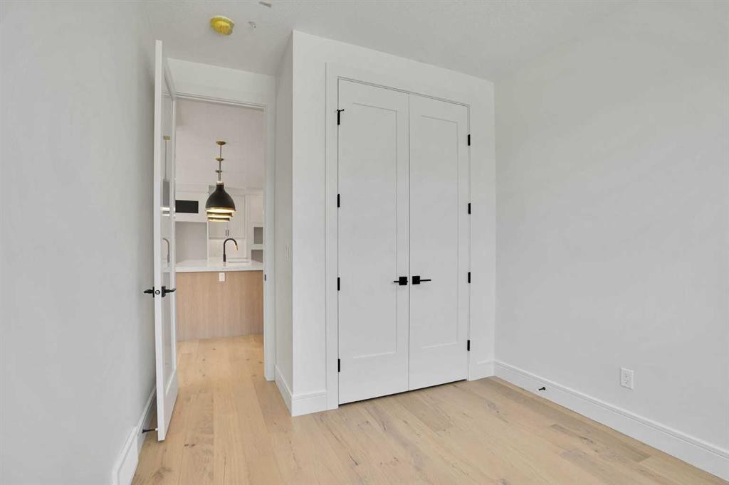 287 Waterford Road, Chestermere, AB - Indoor Photo Showing Other Room