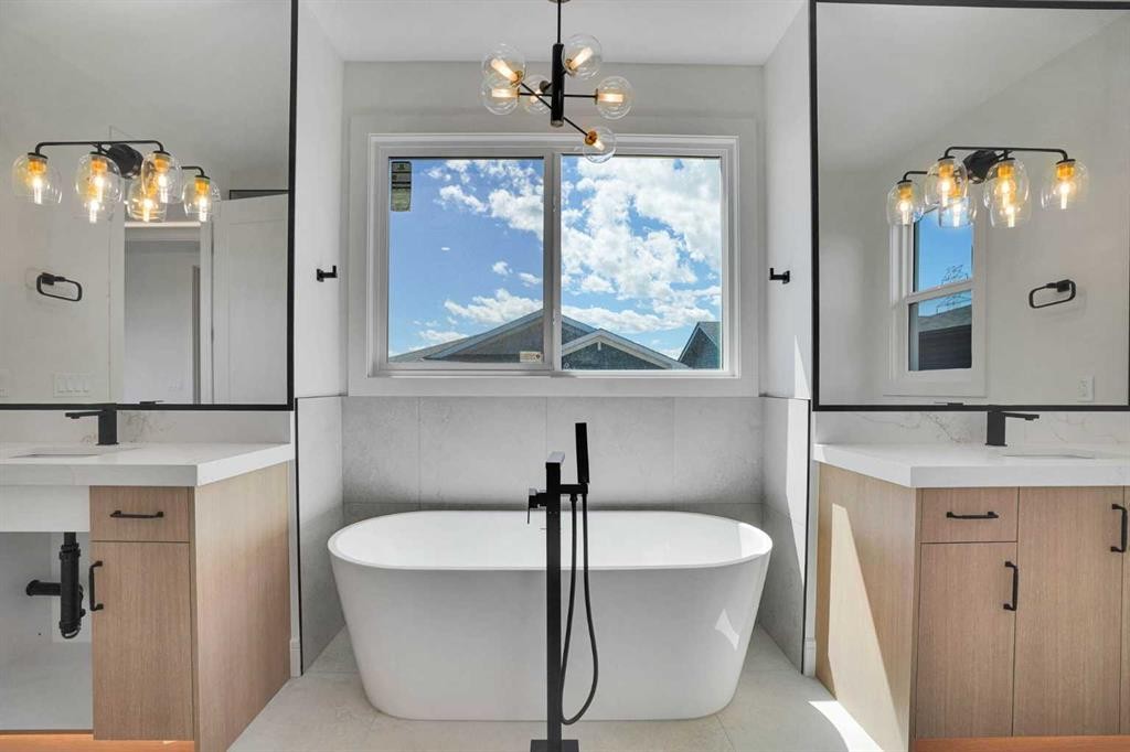 287 Waterford Road, Chestermere, AB - Indoor Photo Showing Bathroom