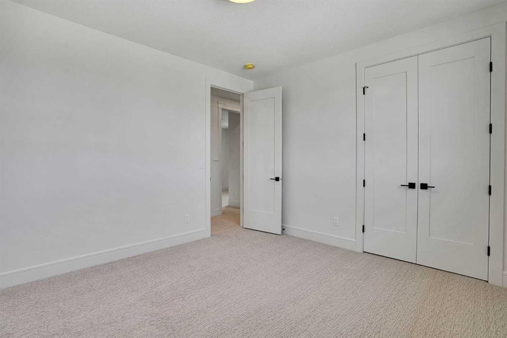 287 Waterford Road, Chestermere, AB - Indoor Photo Showing Other Room