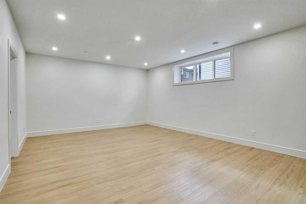 287 Waterford Road, Chestermere, AB - Indoor Photo Showing Other Room