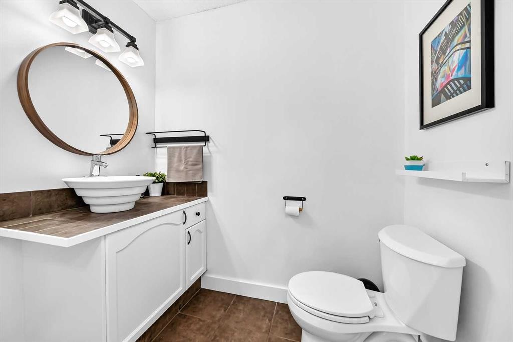 2906-7171 Coach Hill Road Sw, Calgary, AB - Indoor Photo Showing Bathroom