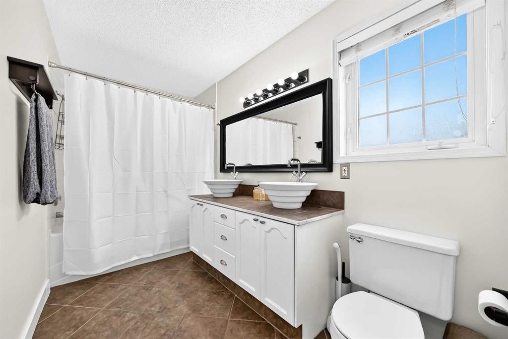 2906-7171 Coach Hill Road Sw, Calgary, AB - Indoor Photo Showing Bathroom