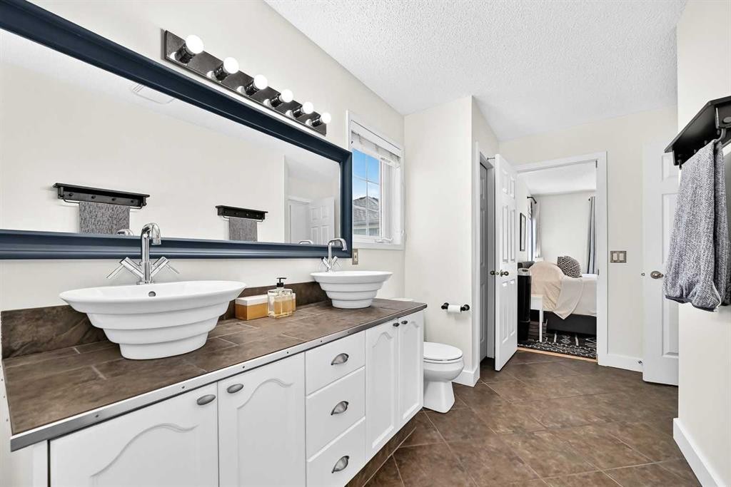 2906-7171 Coach Hill Road Sw, Calgary, AB - Indoor Photo Showing Bathroom