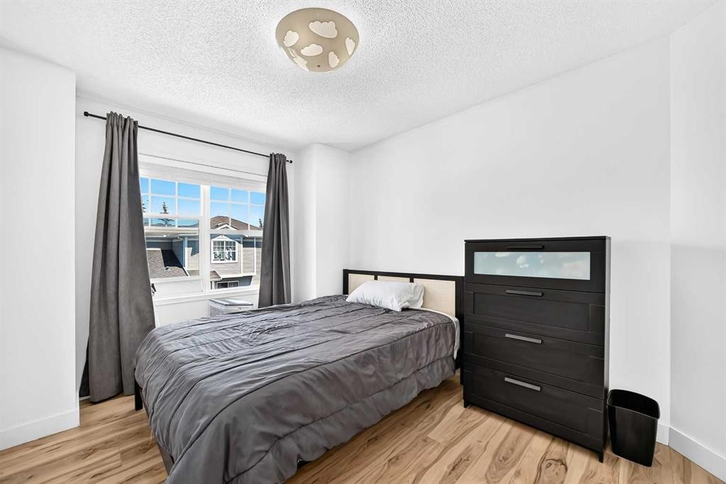 2906-7171 Coach Hill Road Sw, Calgary, AB - Indoor Photo Showing Bedroom