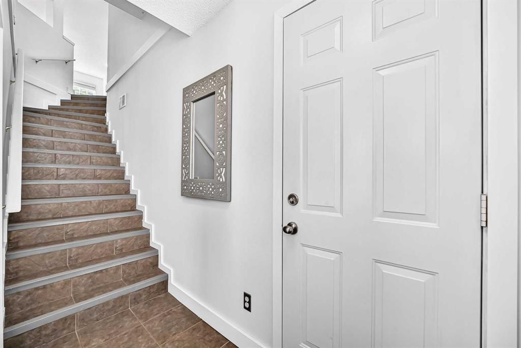 2906-7171 Coach Hill Road Sw, Calgary, AB - Indoor Photo Showing Other Room