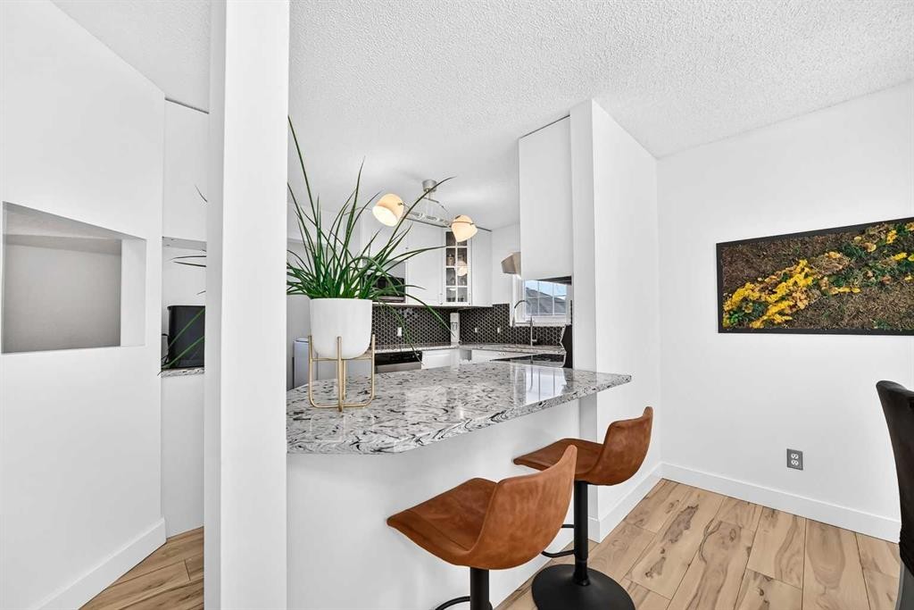2906-7171 Coach Hill Road Sw, Calgary, AB - Indoor