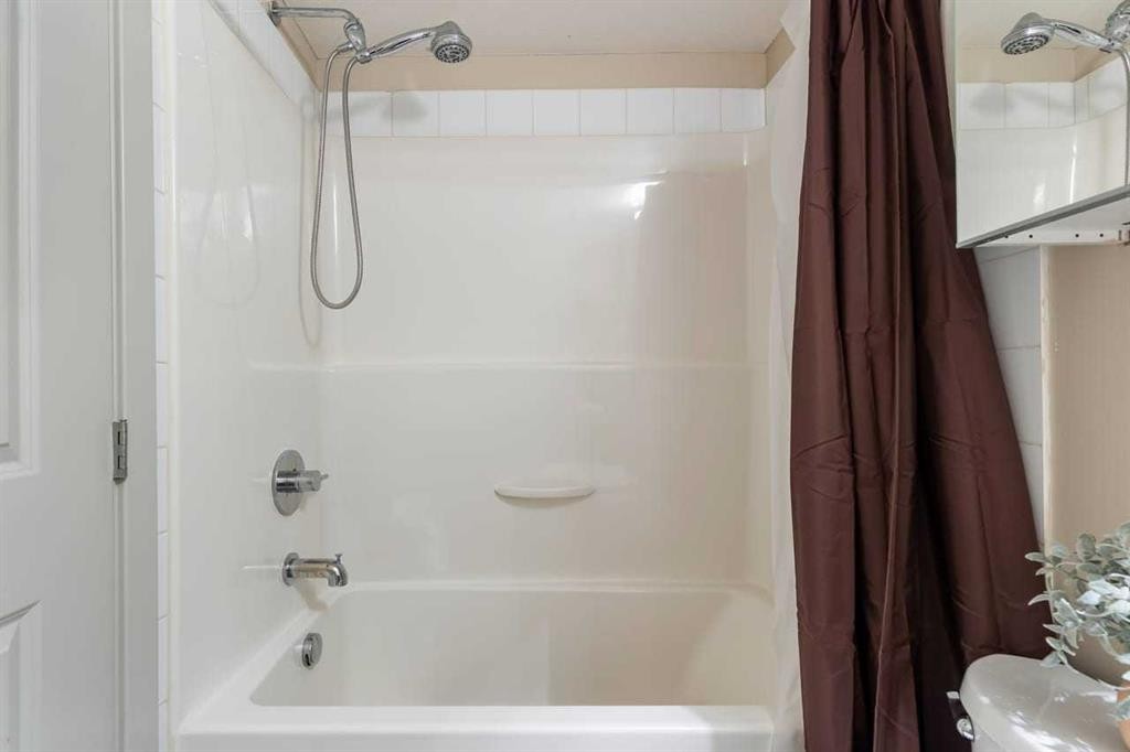 3308-155 Skyview Ranch Way Ne, Calgary, AB - Indoor Photo Showing Bathroom