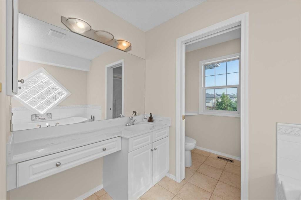 642 Citadel Drive Nw, Calgary, AB - Indoor