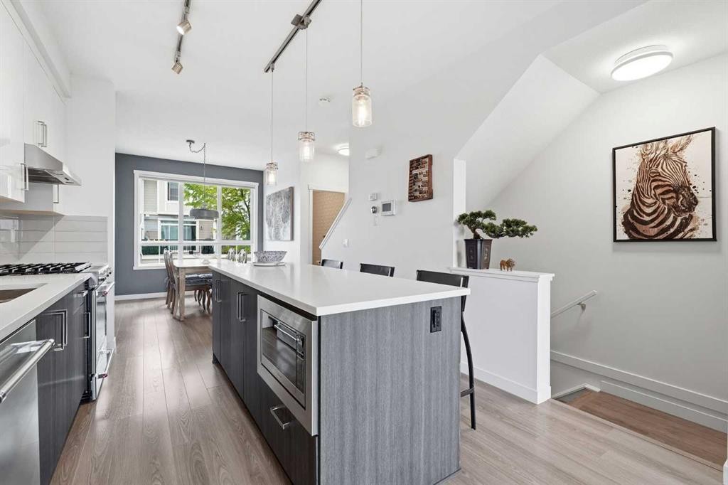 41 Sherwood Lane Nw, Calgary, AB