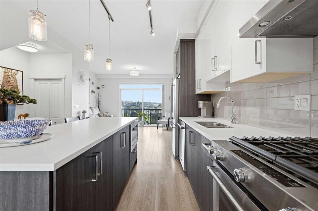 41 Sherwood Lane Nw, Calgary, AB