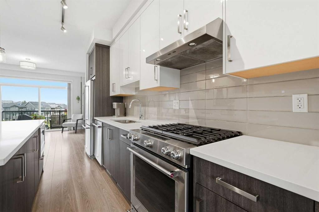 41 Sherwood Lane Nw, Calgary, AB