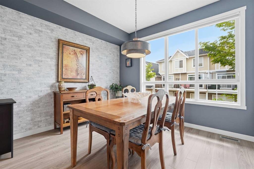 41 Sherwood Lane Nw, Calgary, AB