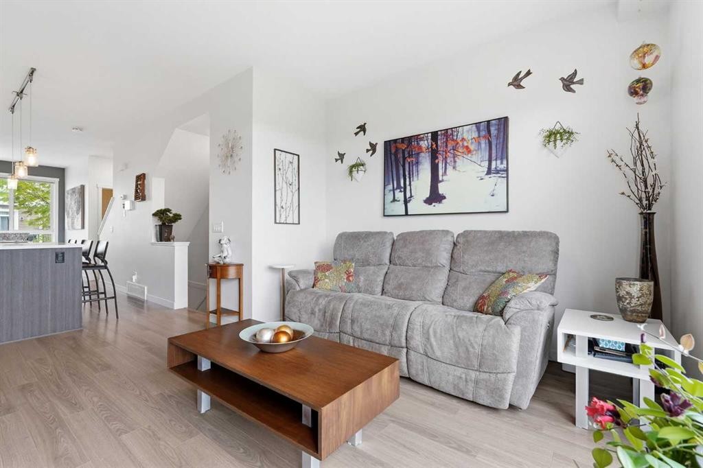 41 Sherwood Lane Nw, Calgary, AB