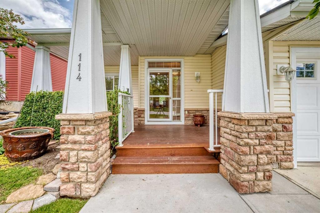 114 Tucker Circle, Okotoks, AB