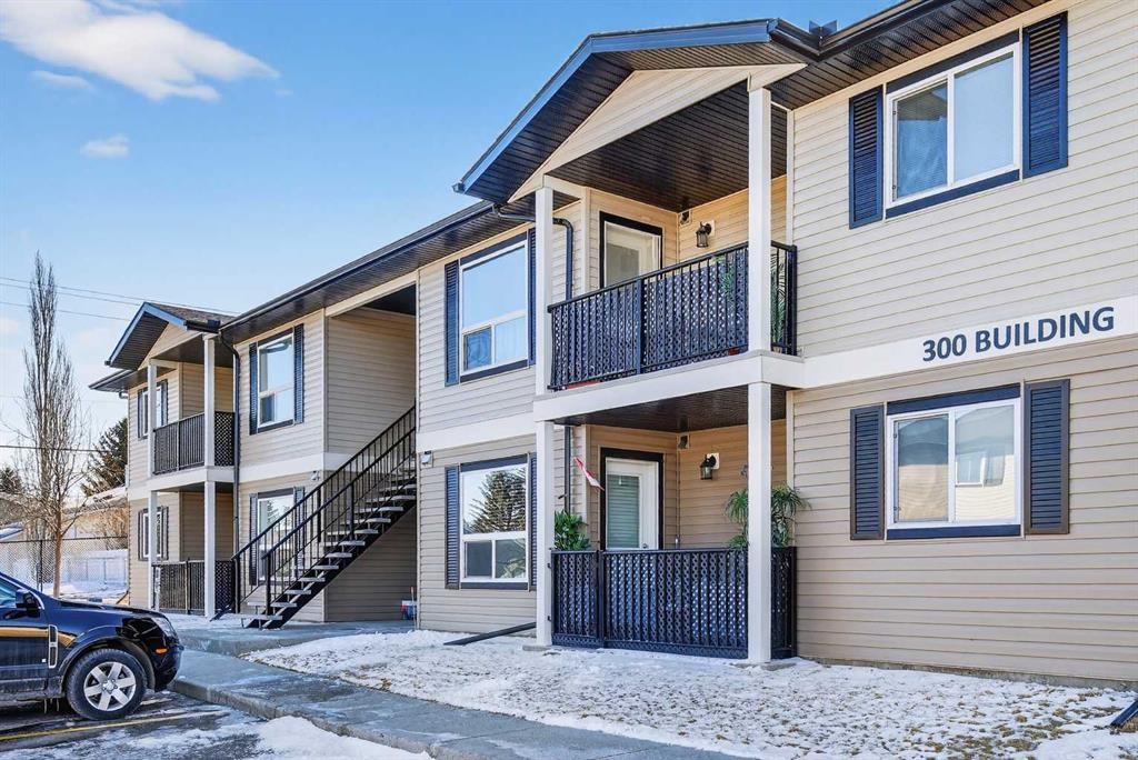 302-8 Bayside Place, Strathmore, AB - Outdoor