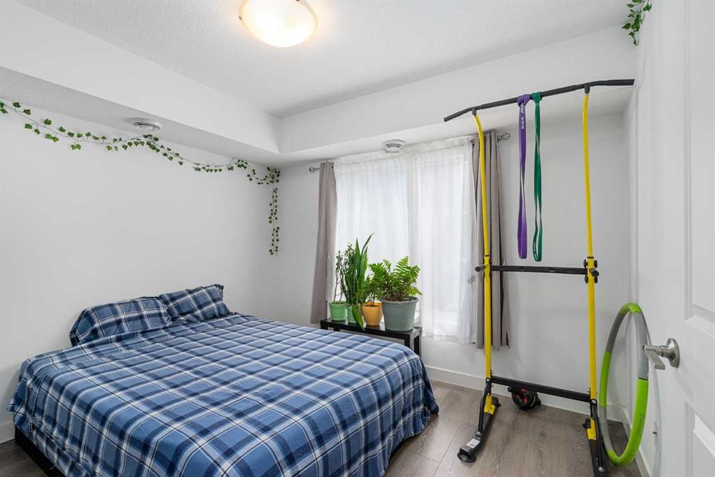 238 Livingston Common Ne, Calgary, AB - Indoor Photo Showing Bedroom