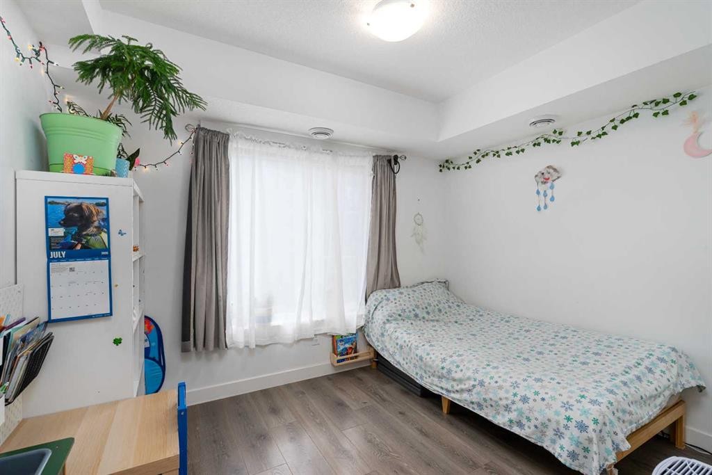 238 Livingston Common Ne, Calgary, AB - Indoor Photo Showing Bedroom