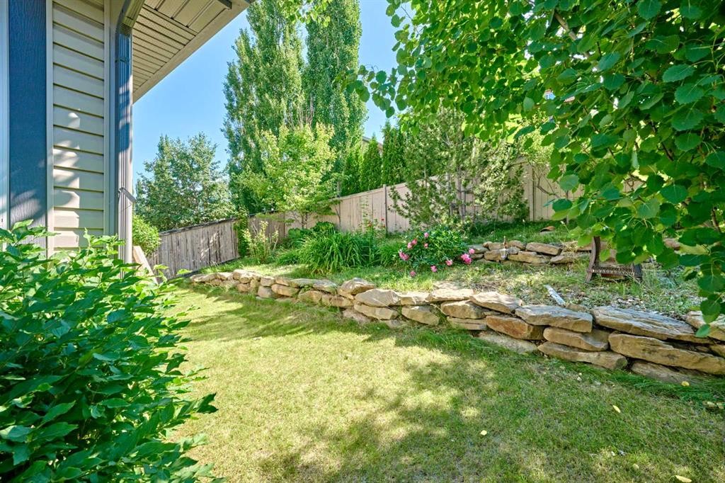 62 Crestmont Drive Sw, Calgary, AB - Outdoor