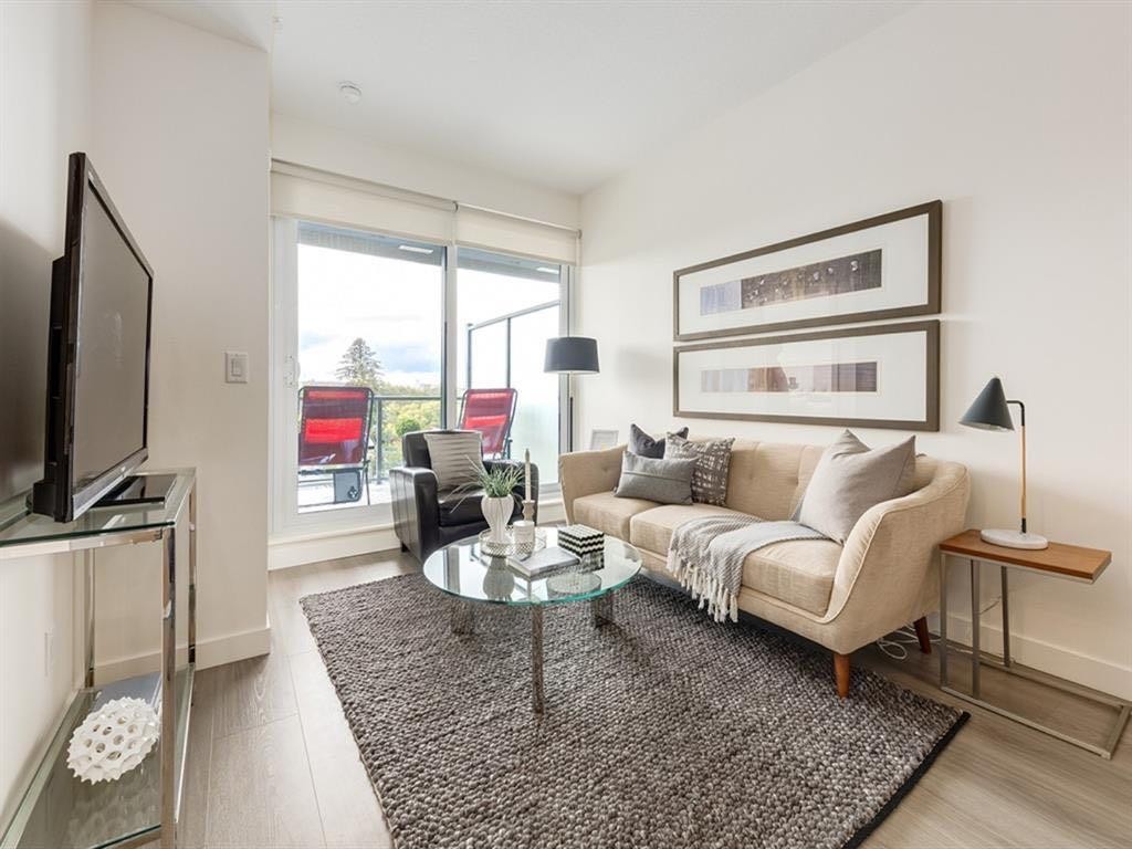 507-301 10 Street Nw, Calgary, AB - Indoor Photo Showing Living Room