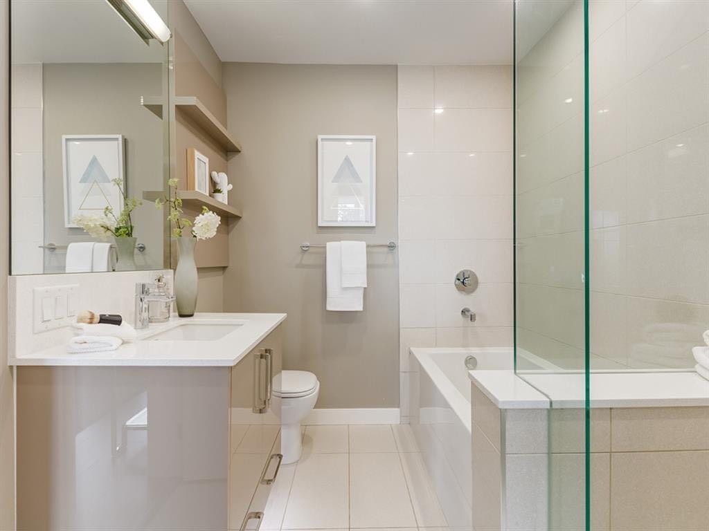 507-301 10 Street Nw, Calgary, AB - Indoor Photo Showing Bathroom