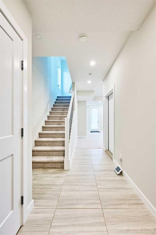 102 Crestridge Common Sw, Calgary, AB - Indoor Photo Showing Other Room