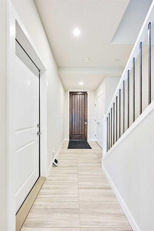 102 Crestridge Common Sw, Calgary, AB - Indoor Photo Showing Other Room