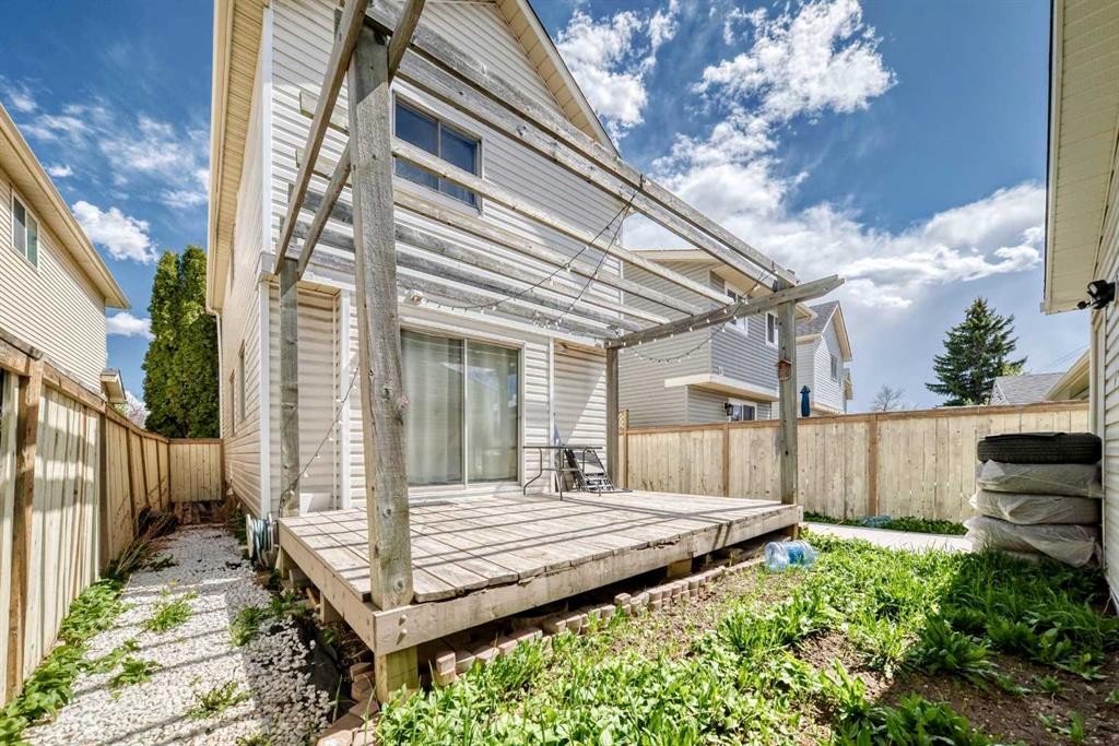 279 Falton Drive Ne, Calgary, AB