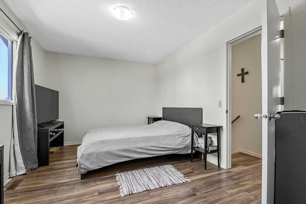 124 Bergen Road Nw, Calgary, AB