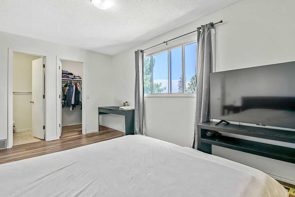 124 Bergen Road Nw, Calgary, AB