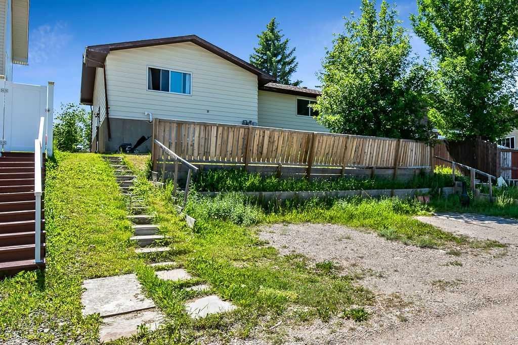 124 Bergen Road Nw, Calgary, AB