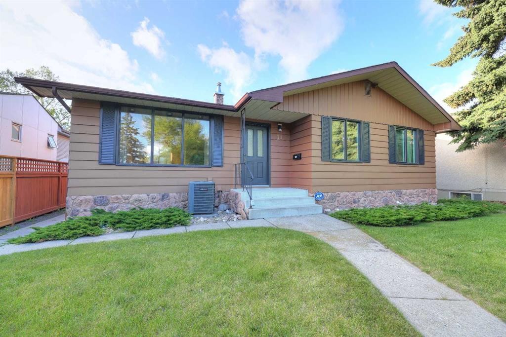 31 Rosery Drive Nw, Calgary, AB - Outdoor