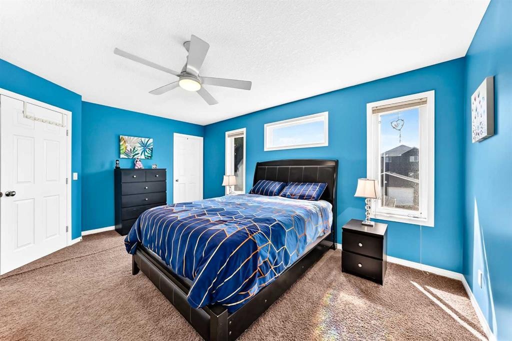 29 Westridge Crescent, Okotoks, AB - Indoor Photo Showing Bedroom