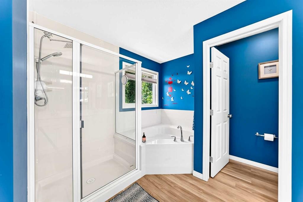29 Westridge Crescent, Okotoks, AB - Indoor Photo Showing Bathroom