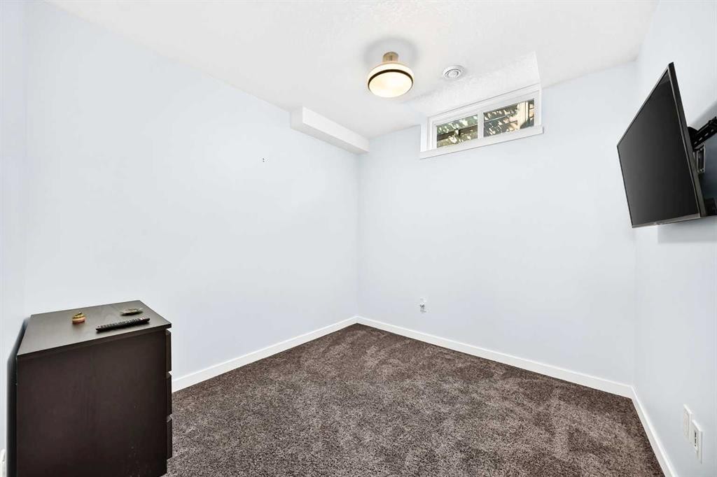 29 Westridge Crescent, Okotoks, AB - Indoor Photo Showing Other Room