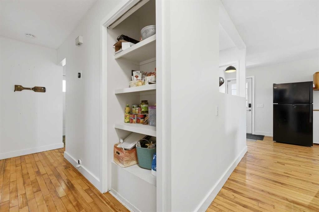 4159 Doverbrook Road Se, Calgary, AB - Indoor Photo Showing Other Room