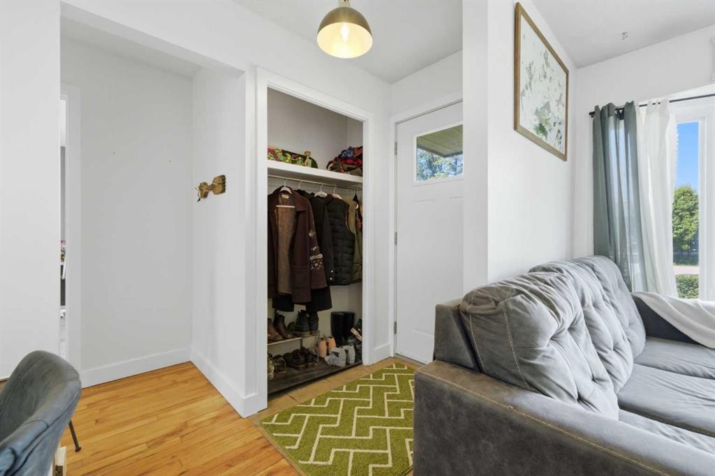 4159 Doverbrook Road Se, Calgary, AB - Indoor