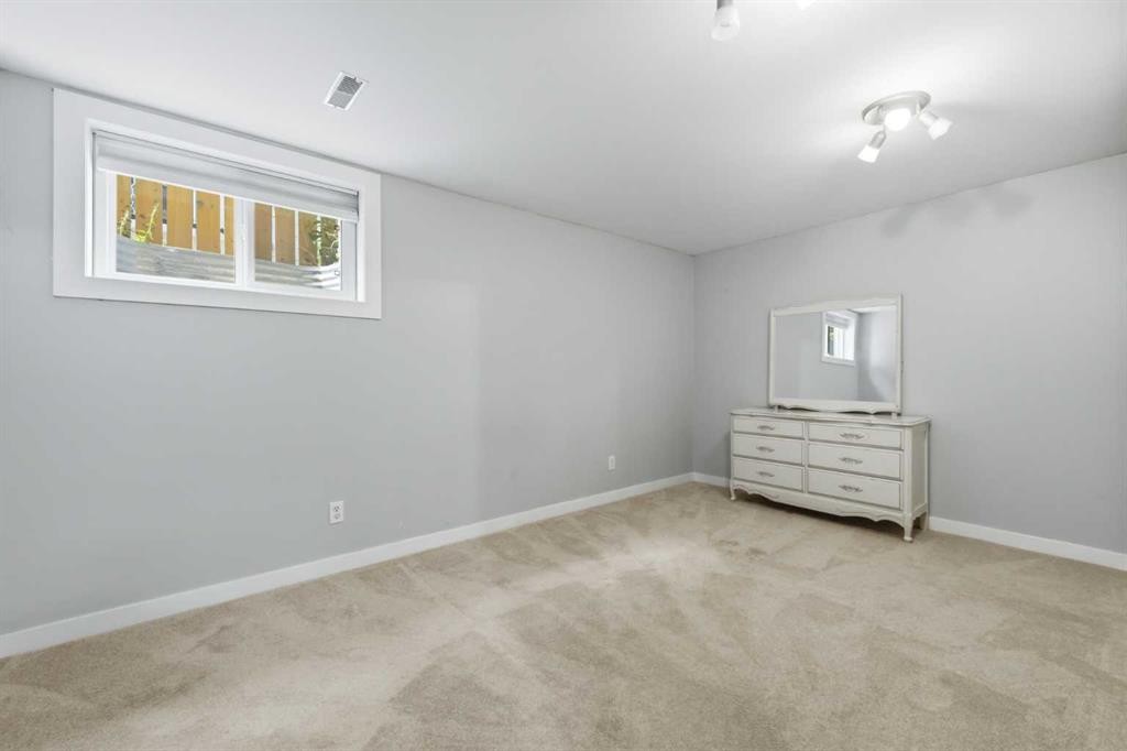 4159 Doverbrook Road Se, Calgary, AB - Indoor