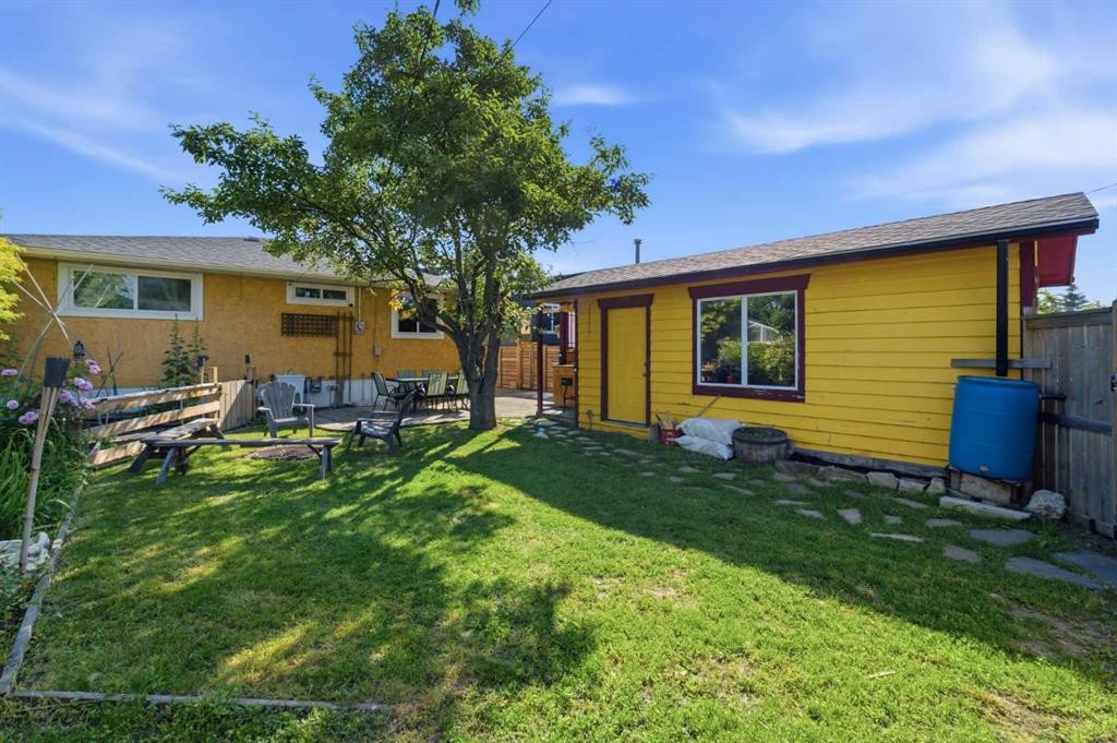 4159 Doverbrook Road Se, Calgary, AB - Outdoor With Deck Patio Veranda