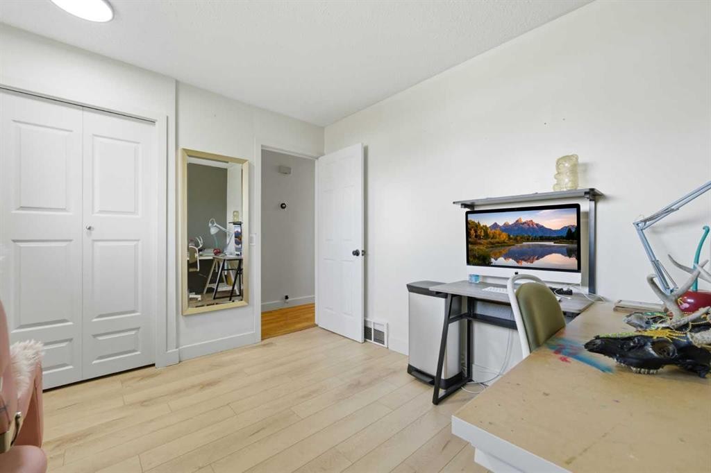 4159 Doverbrook Road Se, Calgary, AB - Indoor